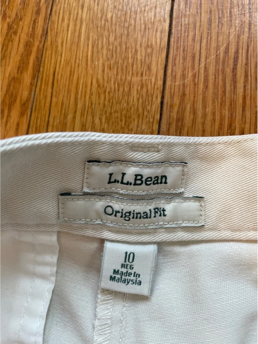 L.L. Bean Women's Khaki Short Original Fit Size 10 100% Cotton Preppy Bermuda